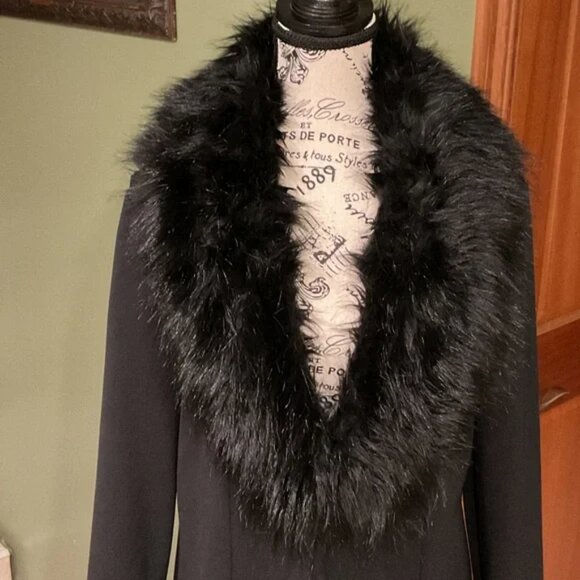 Bisou Bisou Black Coat/Duster with Removable Fur Collar - Picture 7 of 12